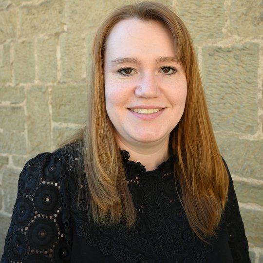 Julia Wagenhäuser, Verwaltung zak-Geschäftsstelle